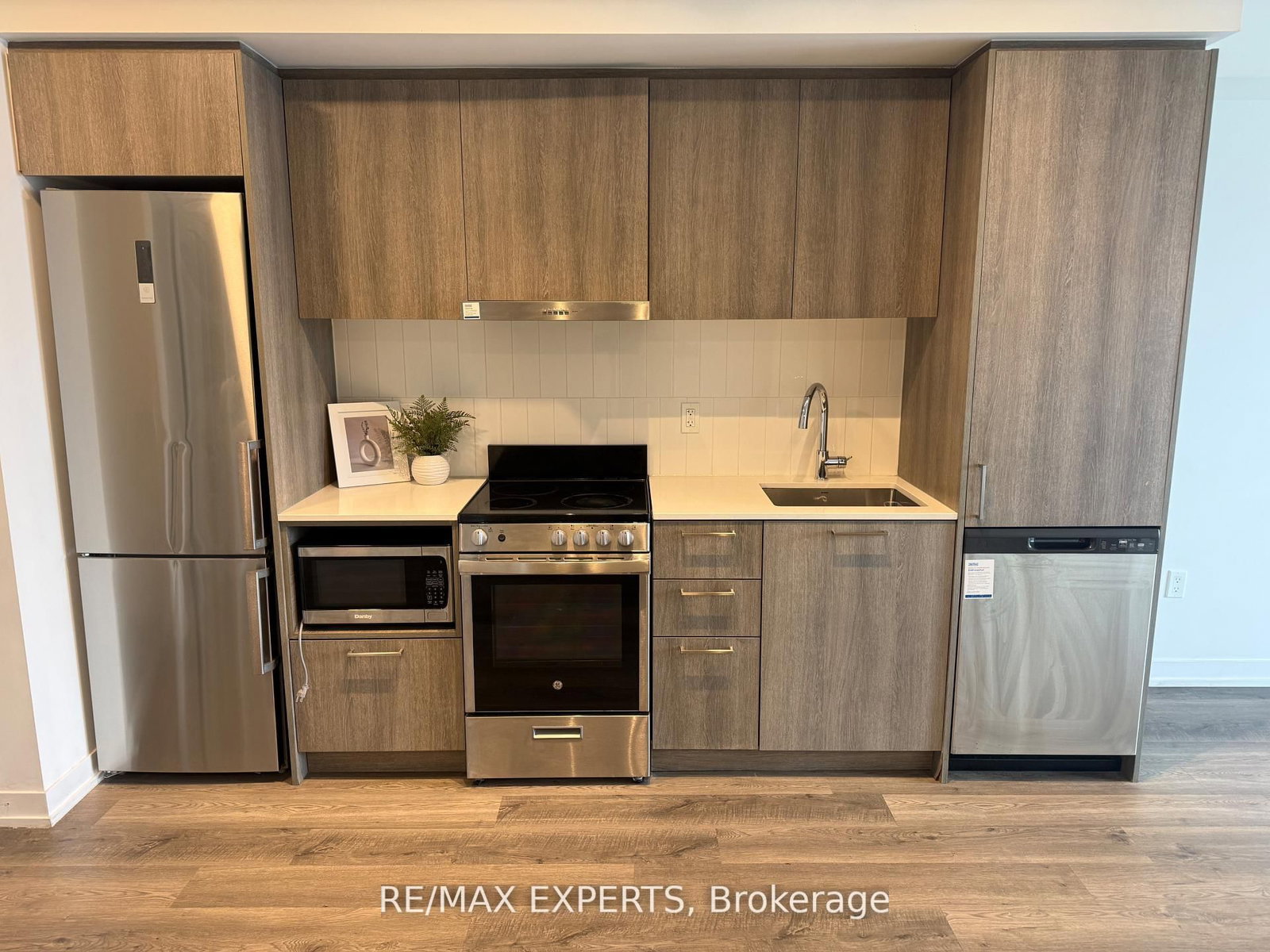 85 Duke Street W, Unit 1003 - Photo 13