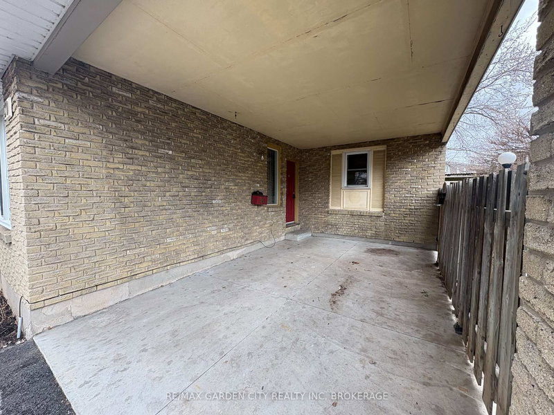 30 DEBORAH Crt, St. Catharines, L2P 3R6 | Image 3