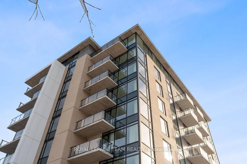 home for lease on 503-360 Deschatelets Avenue