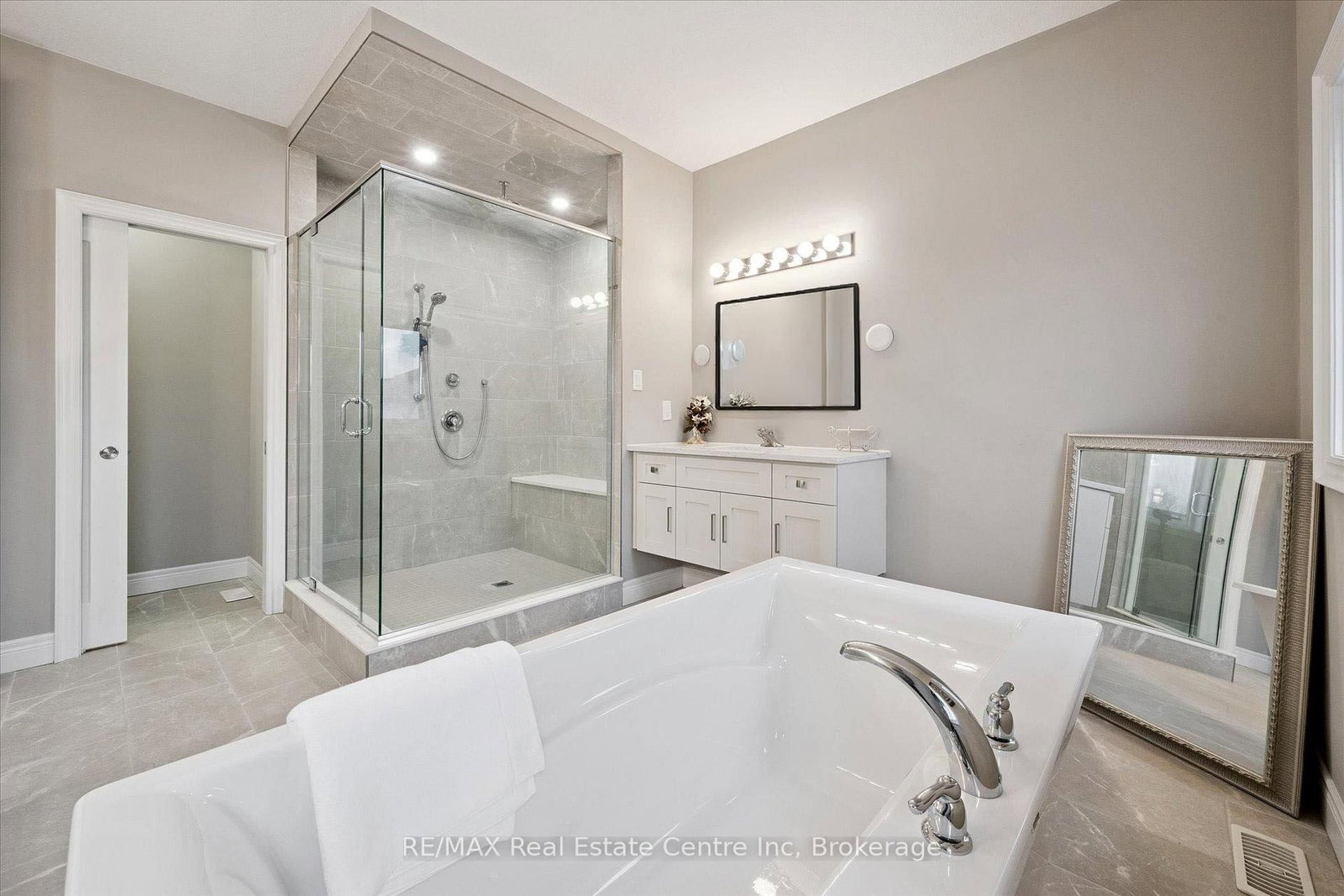 187 Ambrous Crescent - Photo 24