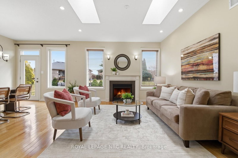 14 Lochness Crt, Welland, L3B 6H4 | Image 2