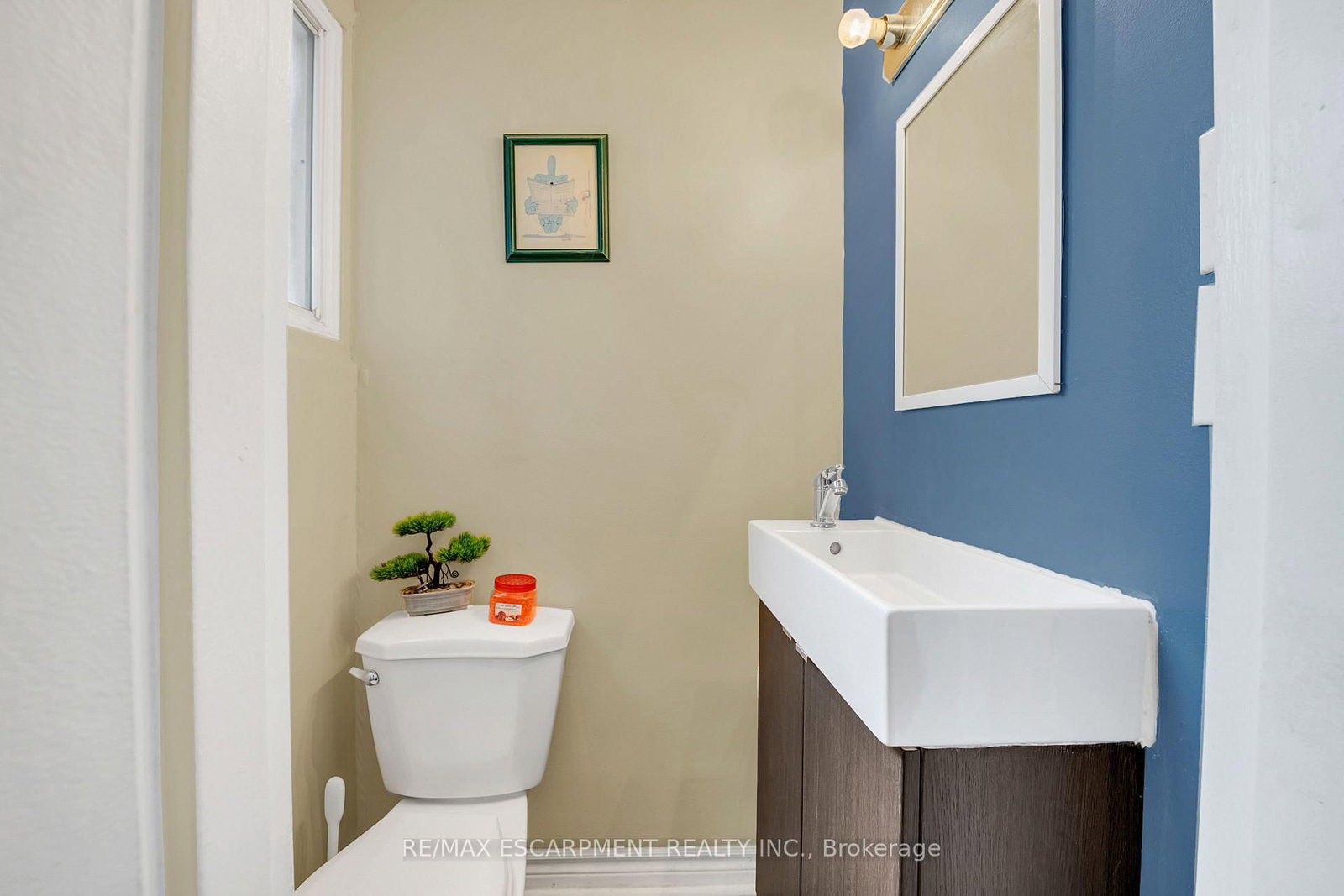 Townhouse for sale at 18 Riverdale Drive, Hamilton, Ontario, L8E 1J8 - Riverdale - MLS: X12880286