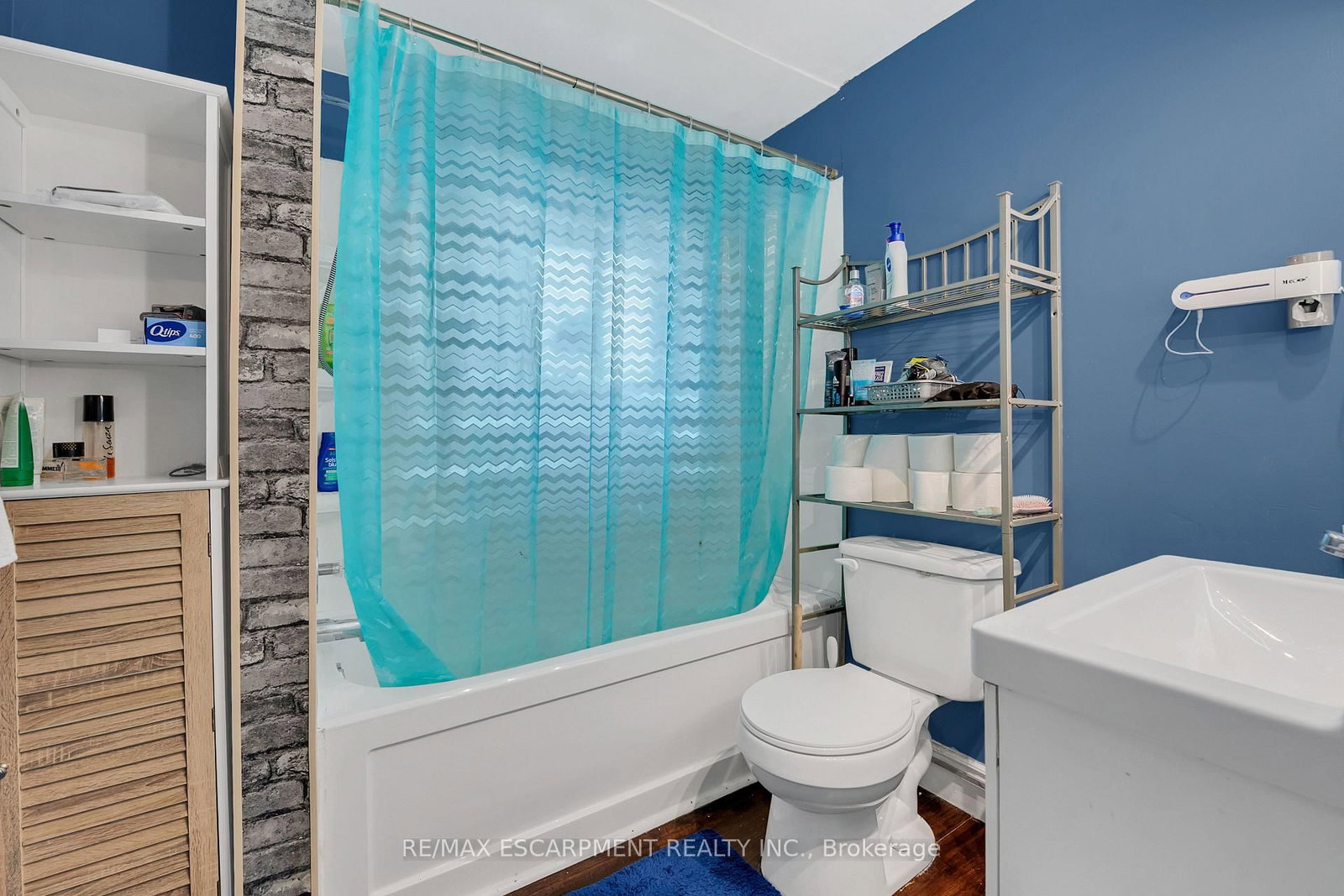 Townhouse for sale at 18 Riverdale Drive, Hamilton, Ontario, L8E 1J8 - Riverdale - MLS: X12880286