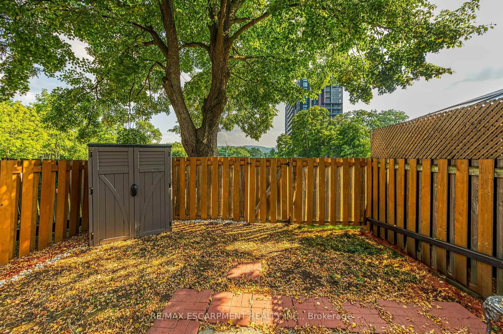 Townhouse for sale at 18 Riverdale Drive, Hamilton, Ontario, L8E 1J8 - Riverdale - MLS: X12880286