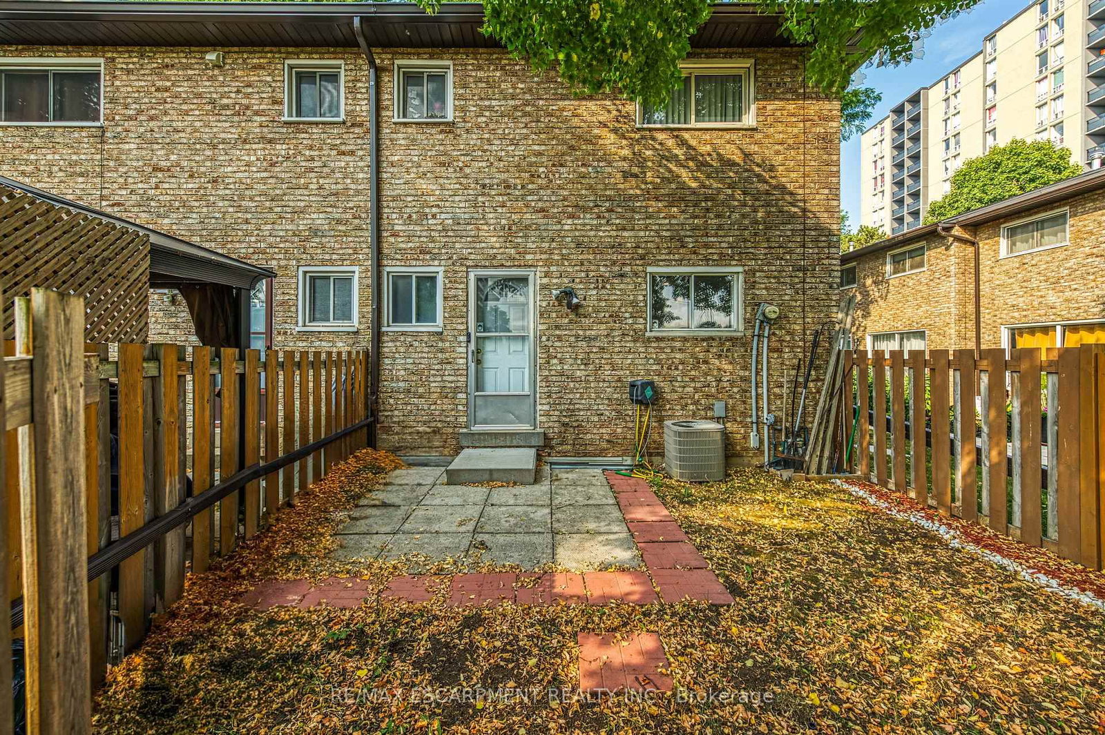 Townhouse for sale at 18 Riverdale Drive, Hamilton, Ontario, L8E 1J8 - Riverdale - MLS: X12880286