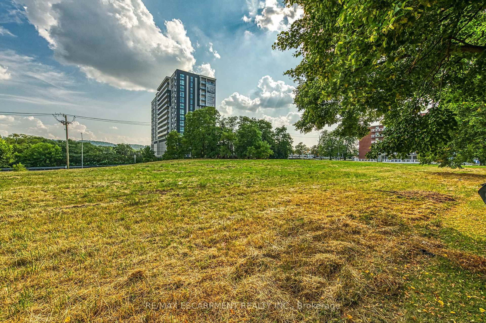 Townhouse for sale at 18 Riverdale Drive, Hamilton, Ontario, L8E 1J8 - Riverdale - MLS: X12880286