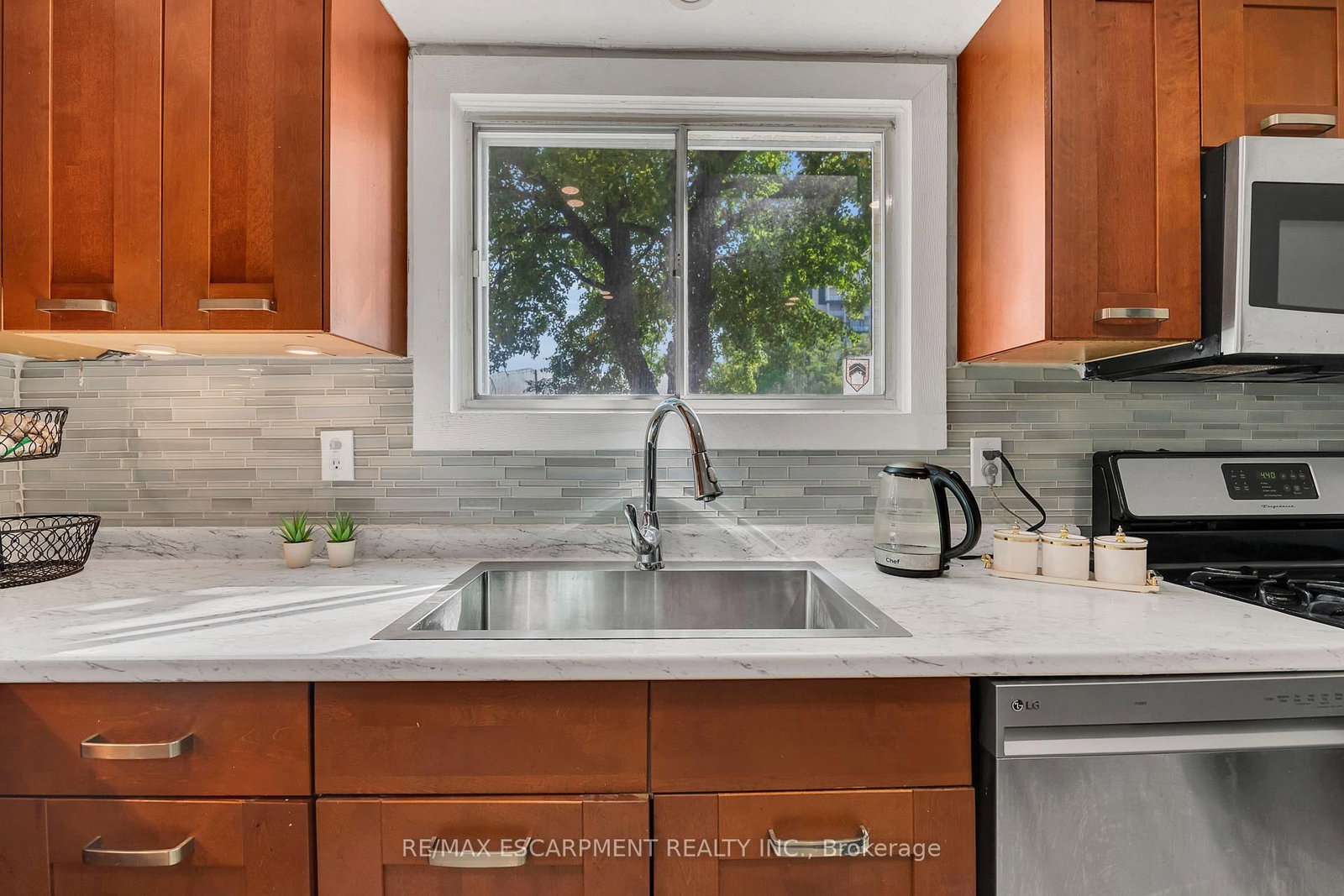 Townhouse for sale at 18 Riverdale Drive, Hamilton, Ontario, L8E 1J8 - Riverdale - MLS: X12880286