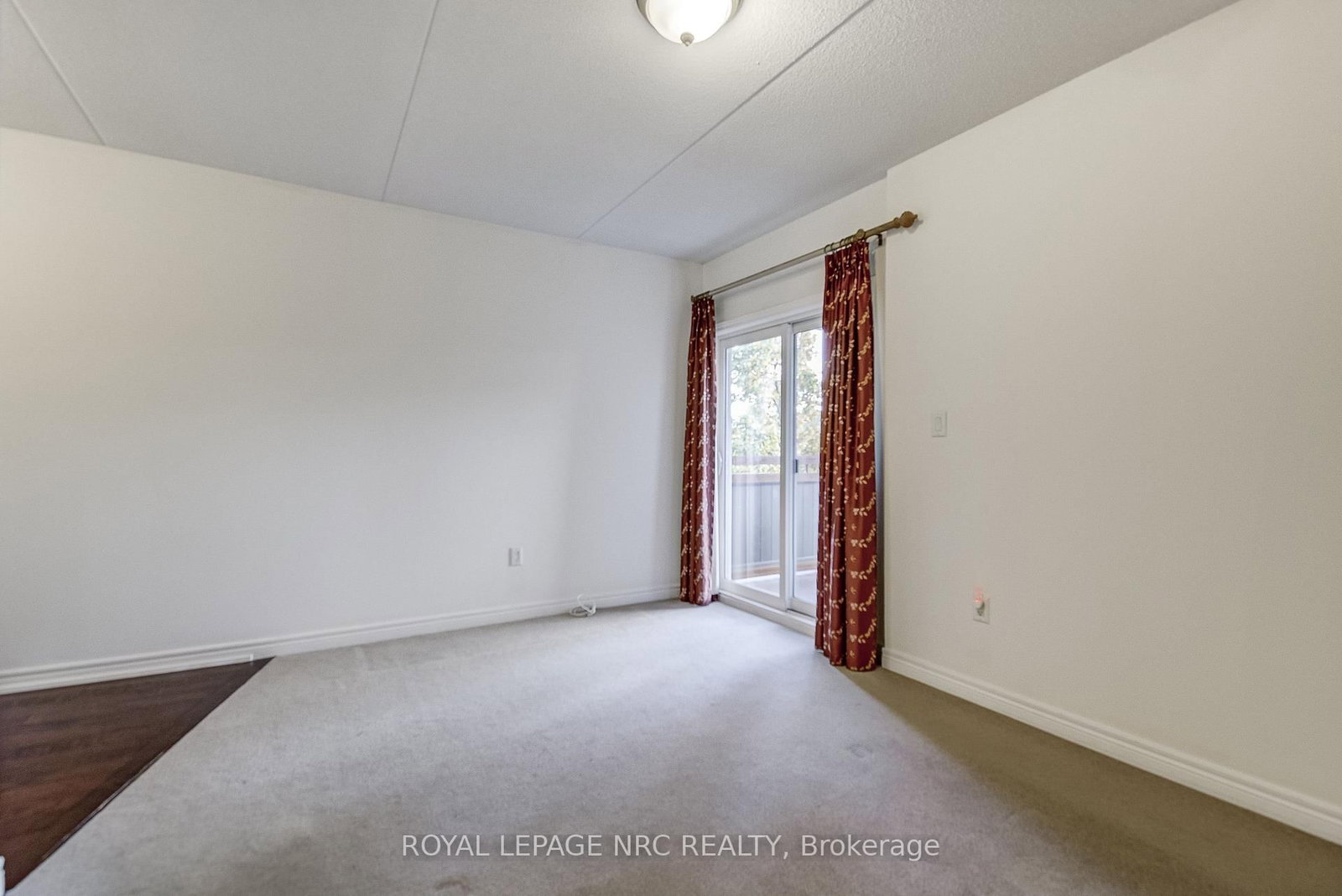678 Line 2 Road, Unit 202 - Photo 26