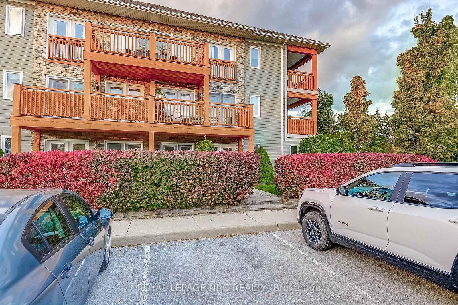 678 Line 2 Road, Unit 202 - Photo 3