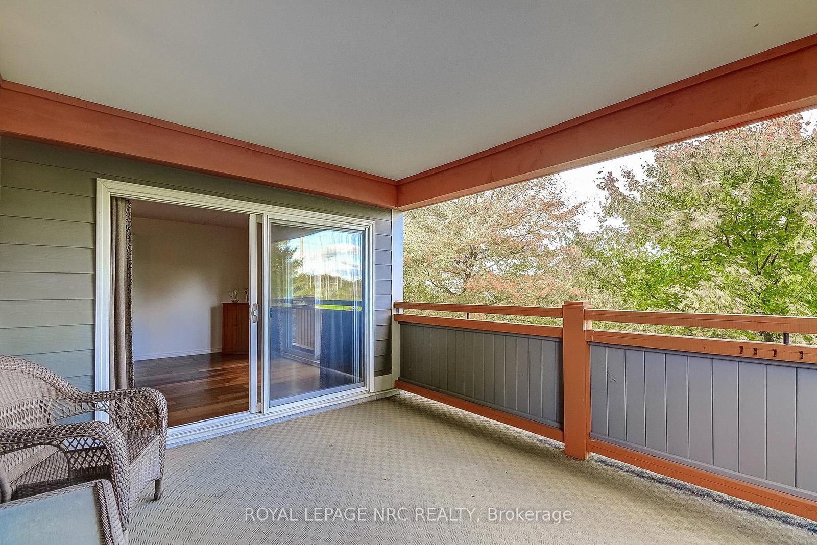 678 Line 2 Road, Unit 202 - Photo 33