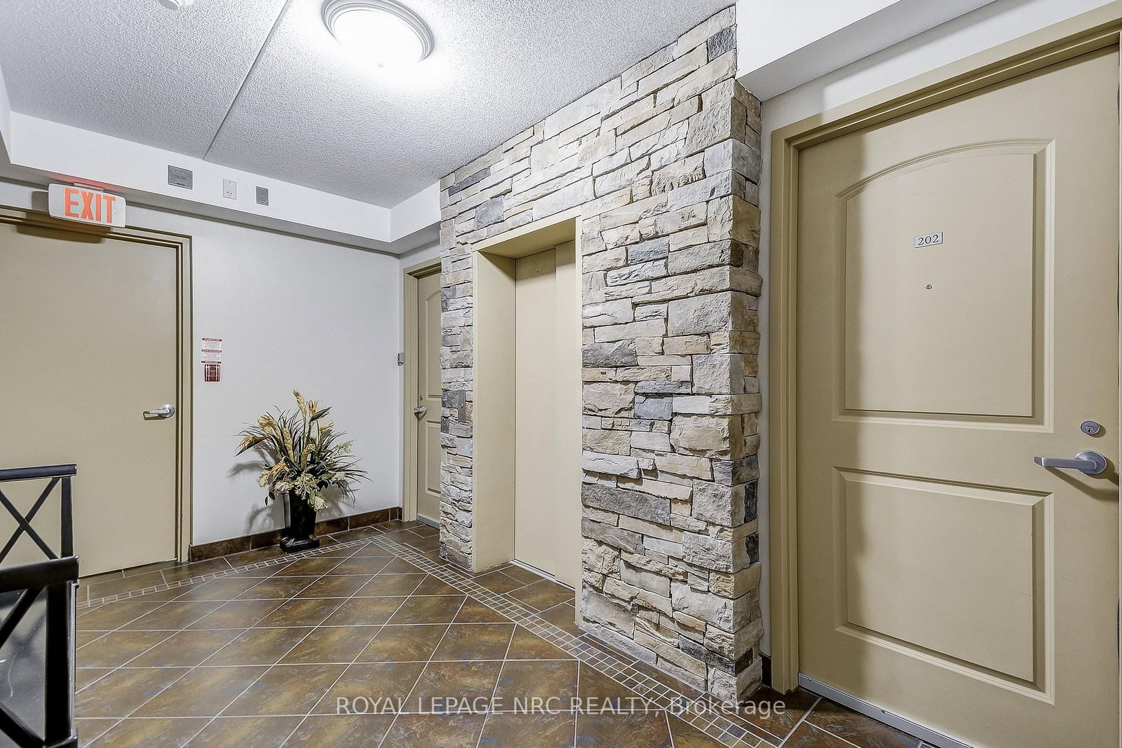 678 Line 2 Road, Unit 202 - Photo 7