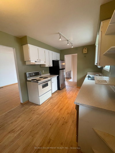 24 Yeoville Court • Hamilton, ON photo 5