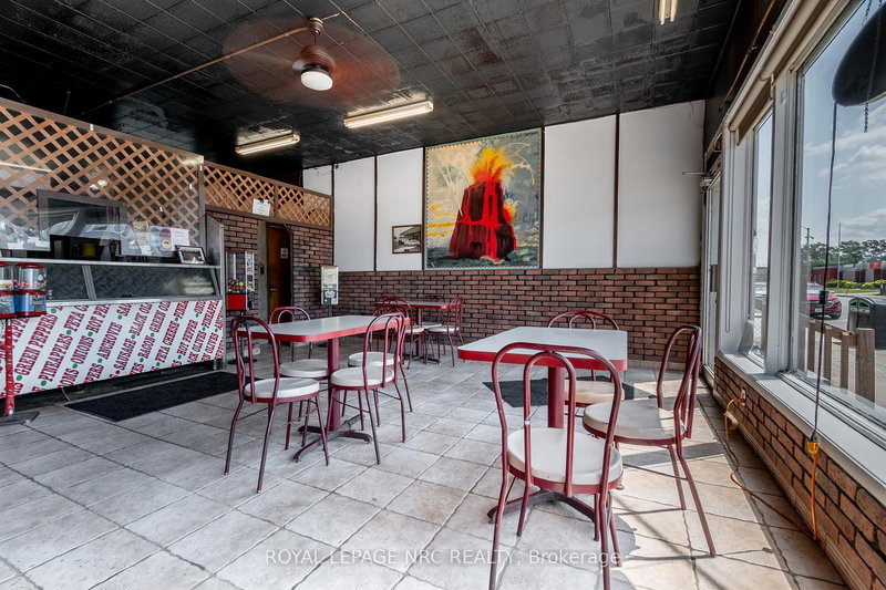 256 East Main St, Welland, L3B 3W9 | Image 3