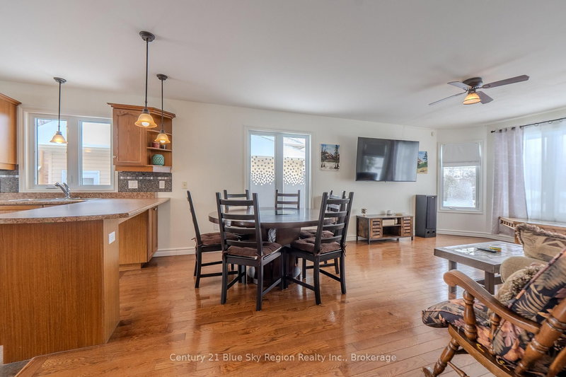 166 Carmichael Dr, North Bay, P1B 8G2 | Image 3