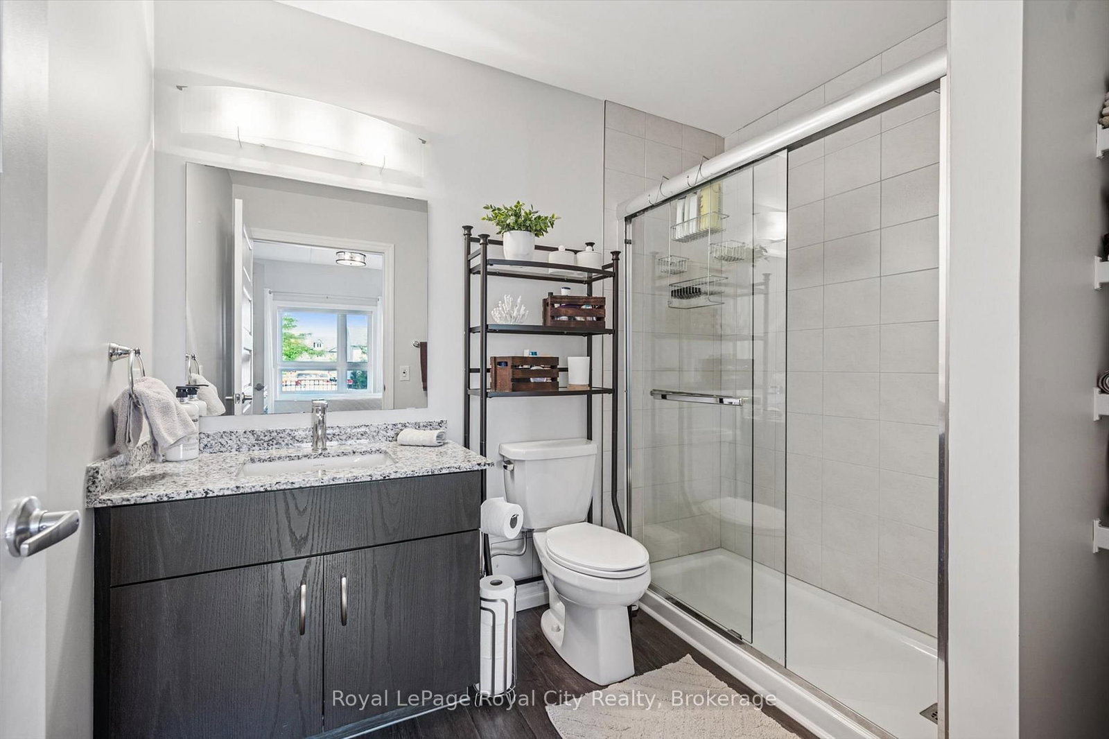 35 Kingsbury Square, Unit 121 - Photo 23