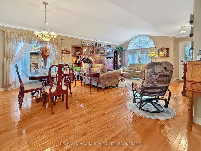 629 Daytona Dr, Fort Erie, L2A 4Z5 | Image 3