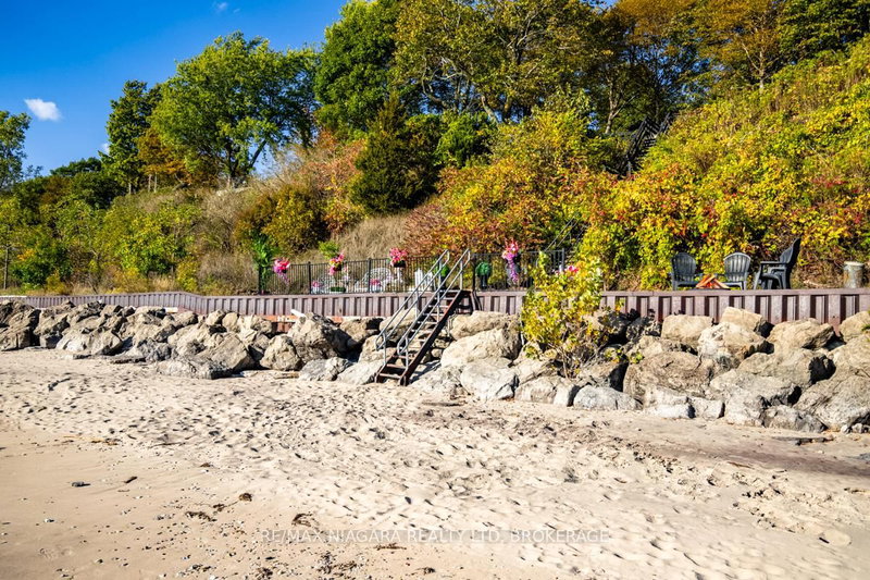 735 Lakeshore Rd E, Port Colborne, L3K 5V3 | Image 3