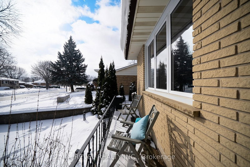 44 Shalfleet Blvd, Brantford, N3R 6L6 | Image 3