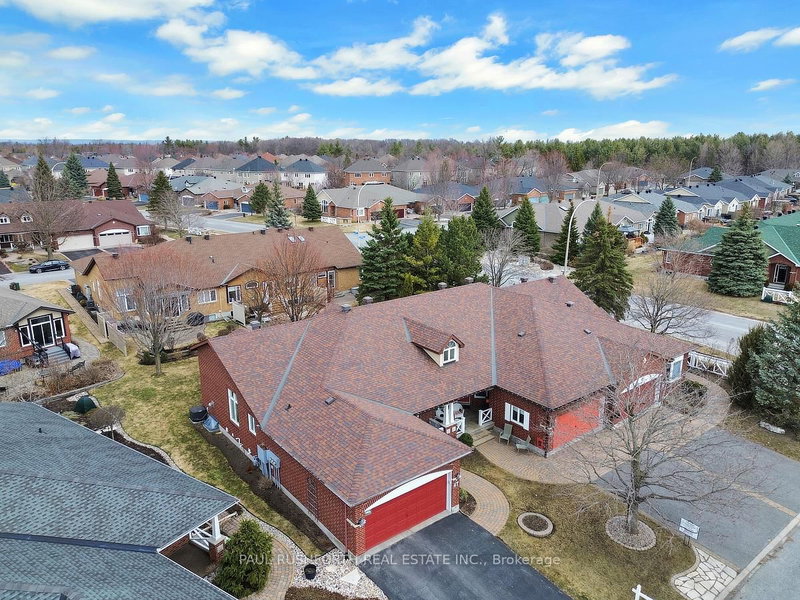47 Peregrine Cres, Kanata, K2M 2T2 | Image 2