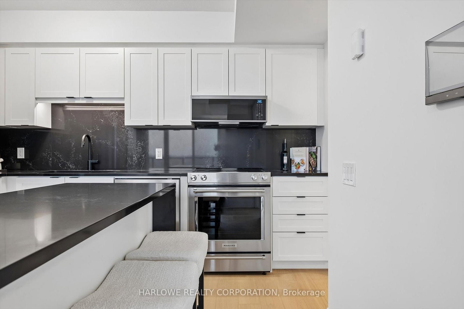 93 Arthur Street S, Unit 1206 - Photo 12