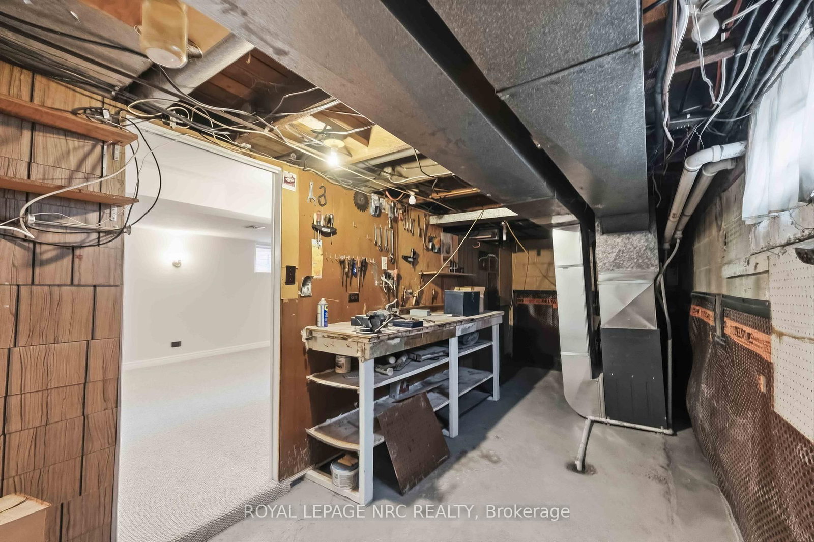 Detached House for sale at 421 Talbot Street, Hamilton, Ontario, L8H 6T6 - McQuesten - MLS: X12881158