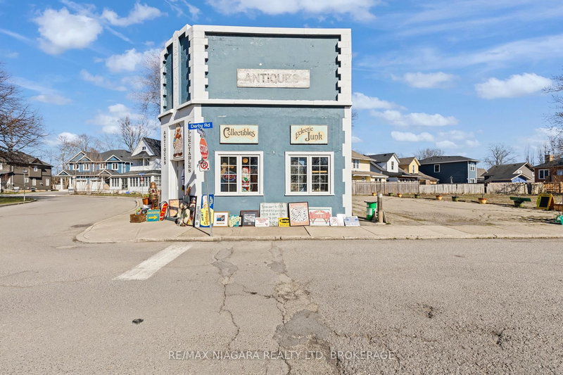 34 Queens Circ, Fort Erie, L0S 1B0 | Image 3