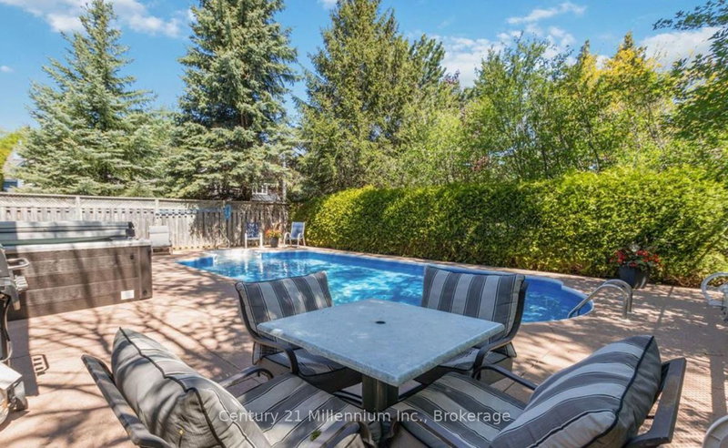 102 LIISA'S Lane, Blue Mountains, L9Y 3Z2 | Image 2