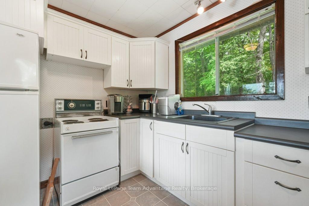 32 Island 65c • Carling, ON photo 16