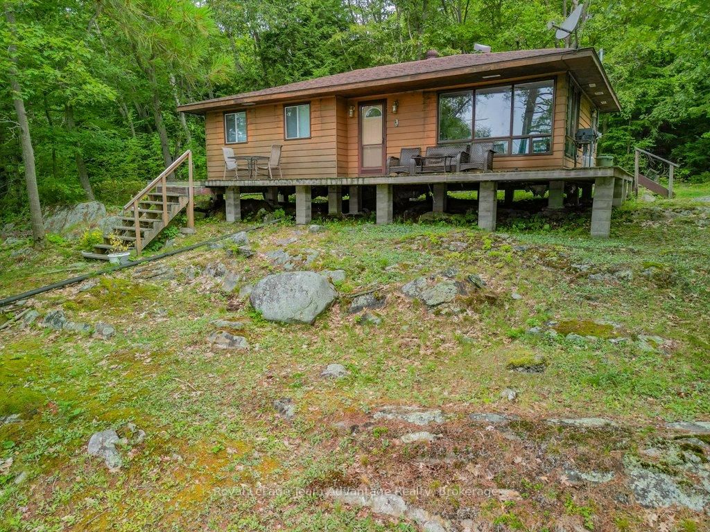 32 Island 65c • Carling, ON photo 6