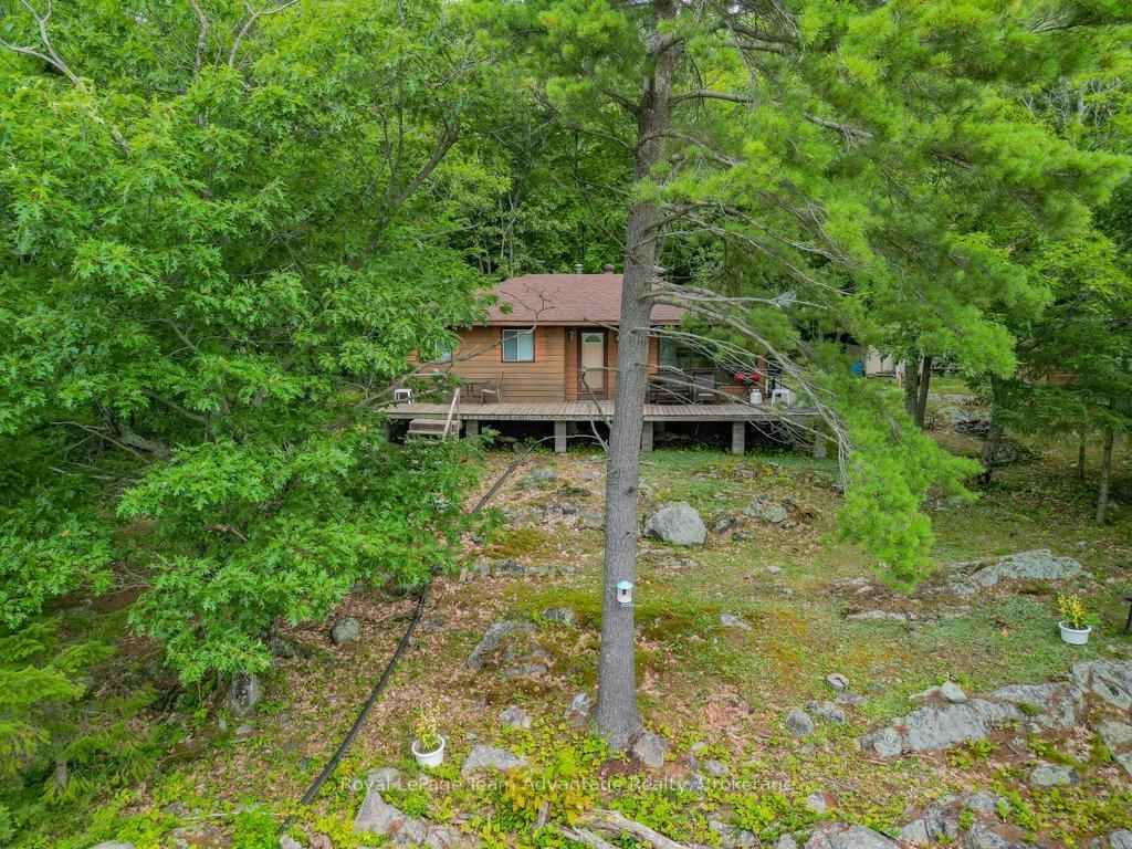 32 Island 65c • Carling, ON photo 8