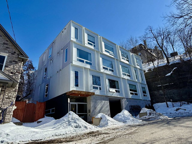 204 - 22 Perkins Street