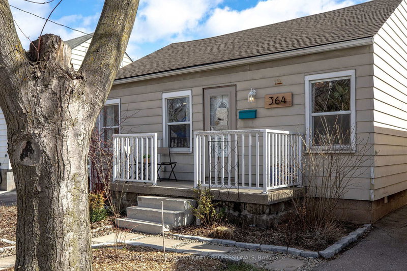 364 Tragina Ave N, Hamilton, L8H 5E5 | Image 2
