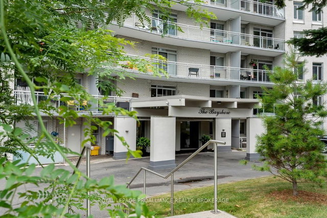 604 - 1 Mowat Avenue