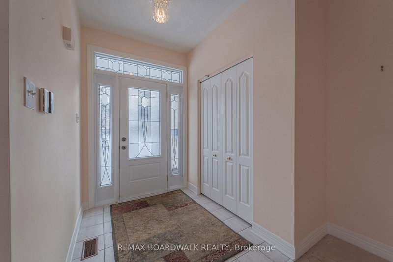 57 Mattawa Cres, Ottawa, K2M 2E8 | Image 3