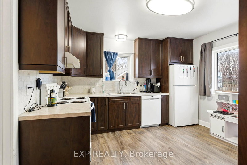 229 Fourth St W, Cornwall, K6J 2R9 | Image 3