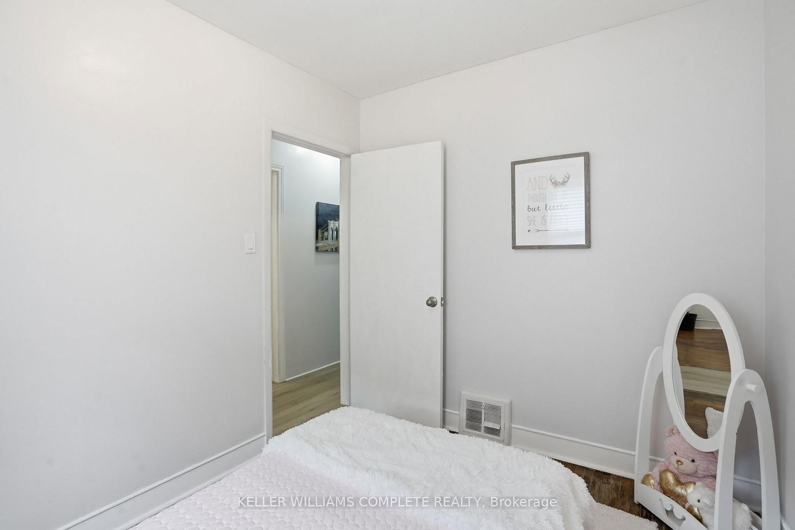 Detached House for sale at 7 West 1st Street, Hamilton, Ontario, L9C 3B5 - Bonnington - MLS: X12882018