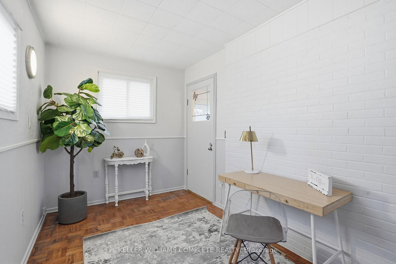 Detached House for sale at 7 West 1st Street, Hamilton, Ontario, L9C 3B5 - Bonnington - MLS: X12882018