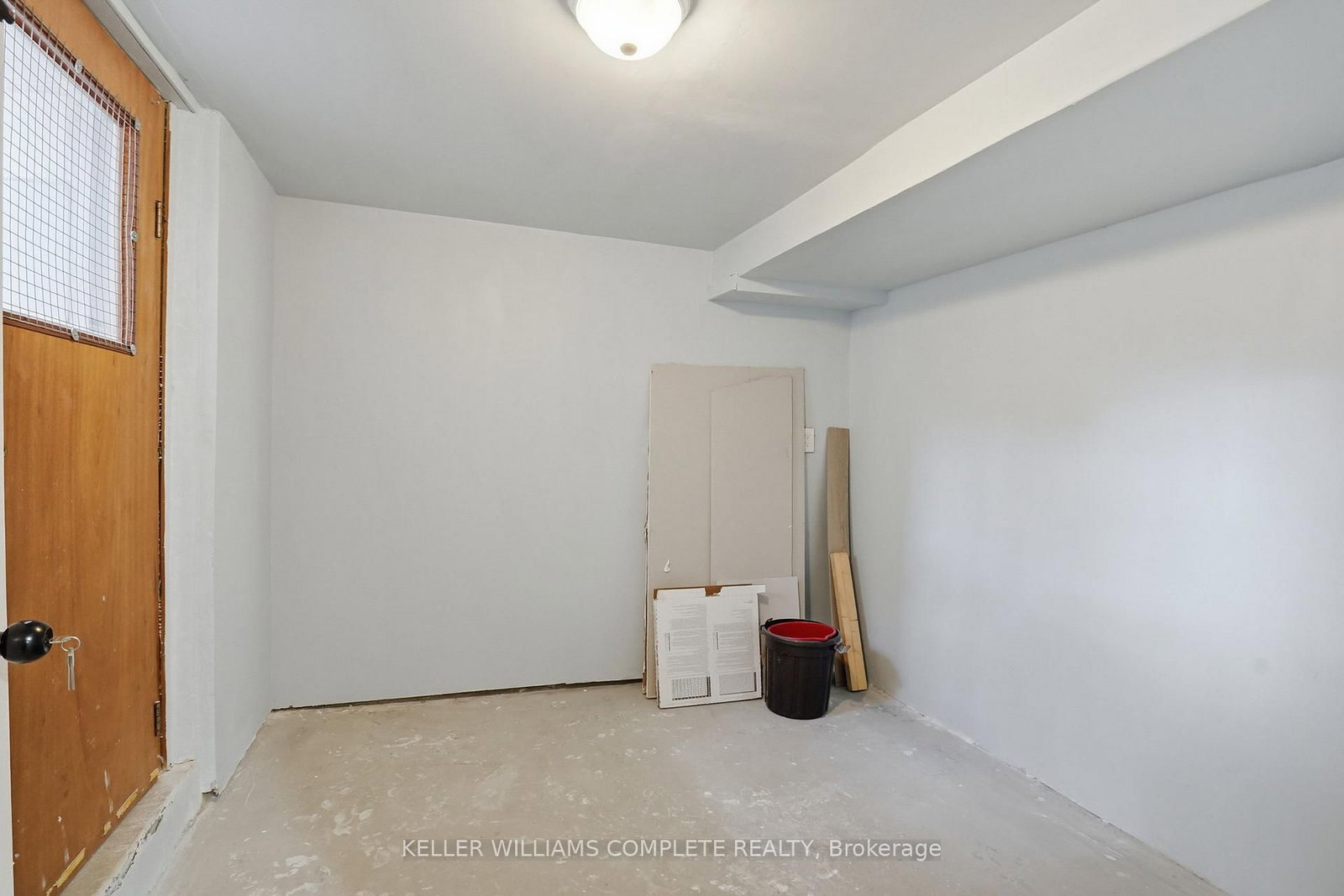 Detached House for sale at 7 West 1st Street, Hamilton, Ontario, L9C 3B5 - Bonnington - MLS: X12882018