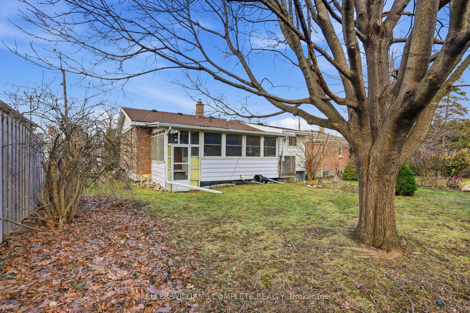 Detached House for sale at 7 West 1st Street, Hamilton, Ontario, L9C 3B5 - Bonnington - MLS: X12882018