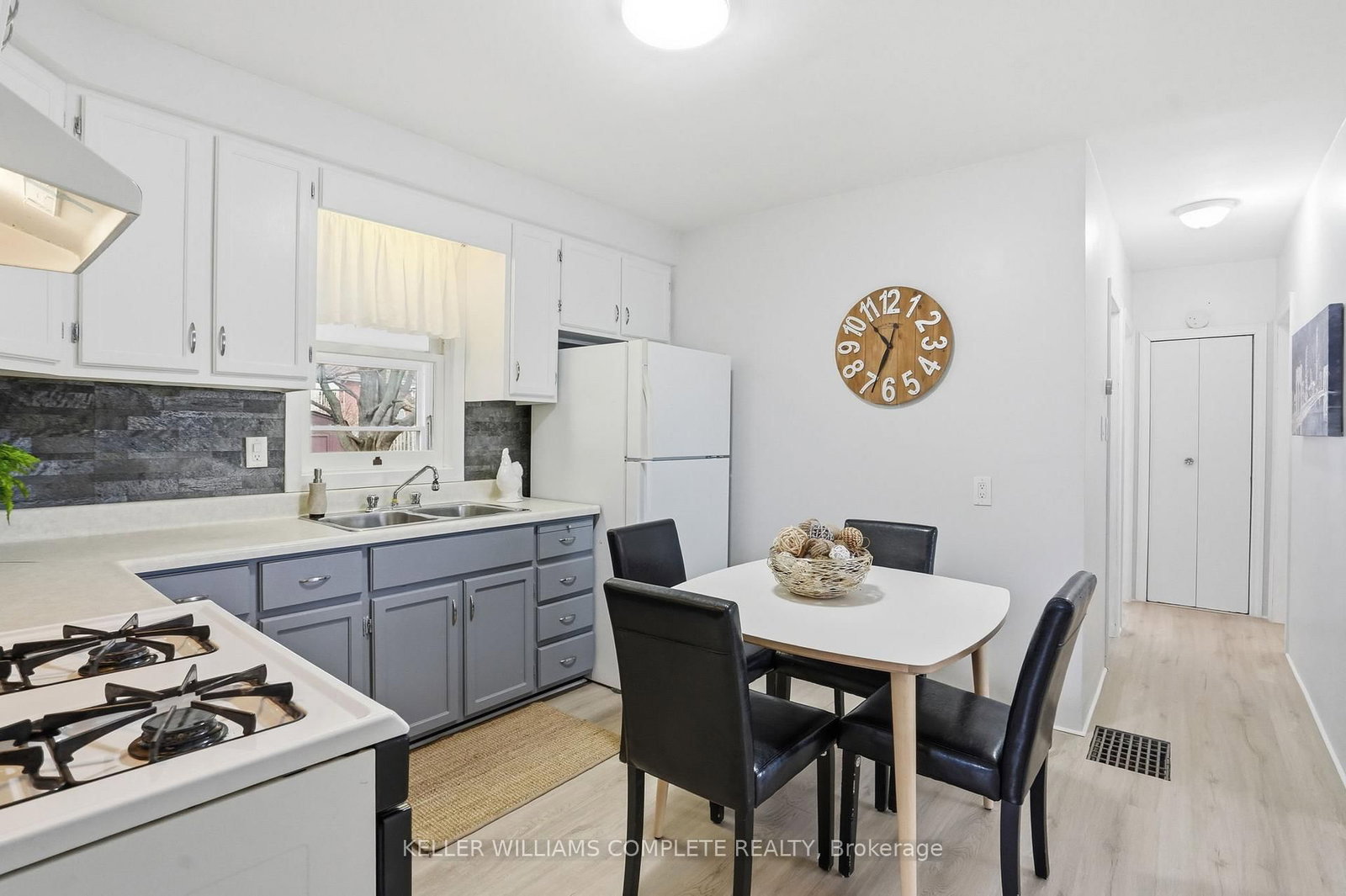 Detached House for sale at 7 West 1st Street, Hamilton, Ontario, L9C 3B5 - Bonnington - MLS: X12882018