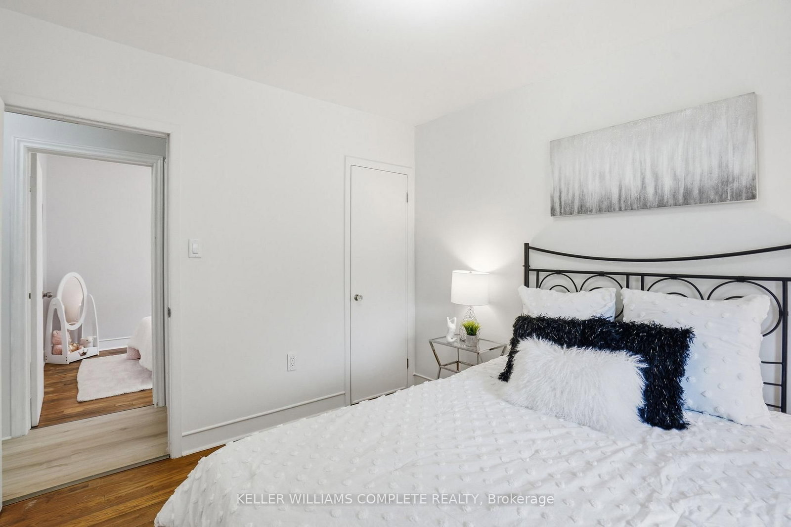 Detached House for sale at 7 West 1st Street, Hamilton, Ontario, L9C 3B5 - Bonnington - MLS: X12882018