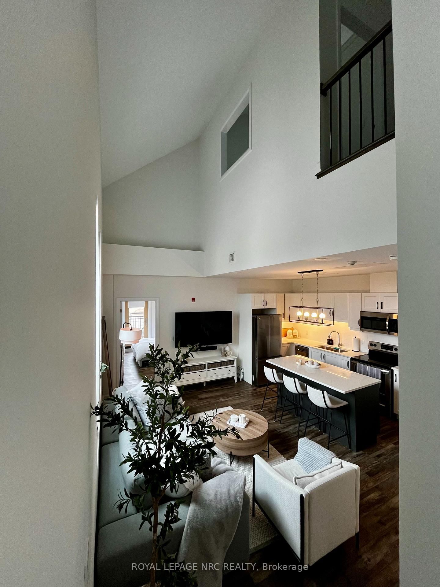 405 Merritt Street, Unit 12 - Photo 8