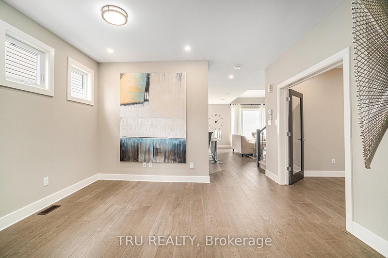 670 Parade Dr, Ottawa, K2S 0Z2 | Image 3