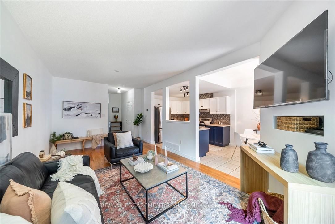 Townhouse for sale at 4-10 Liddycoat Lane, Hamilton, Ontario, L9G 0A7 - Ancaster - MLS: X12882648