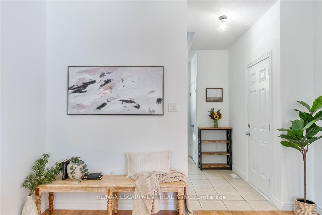 Townhouse for sale at 4-10 Liddycoat Lane, Hamilton, Ontario, L9G 0A7 - Ancaster - MLS: X12882648