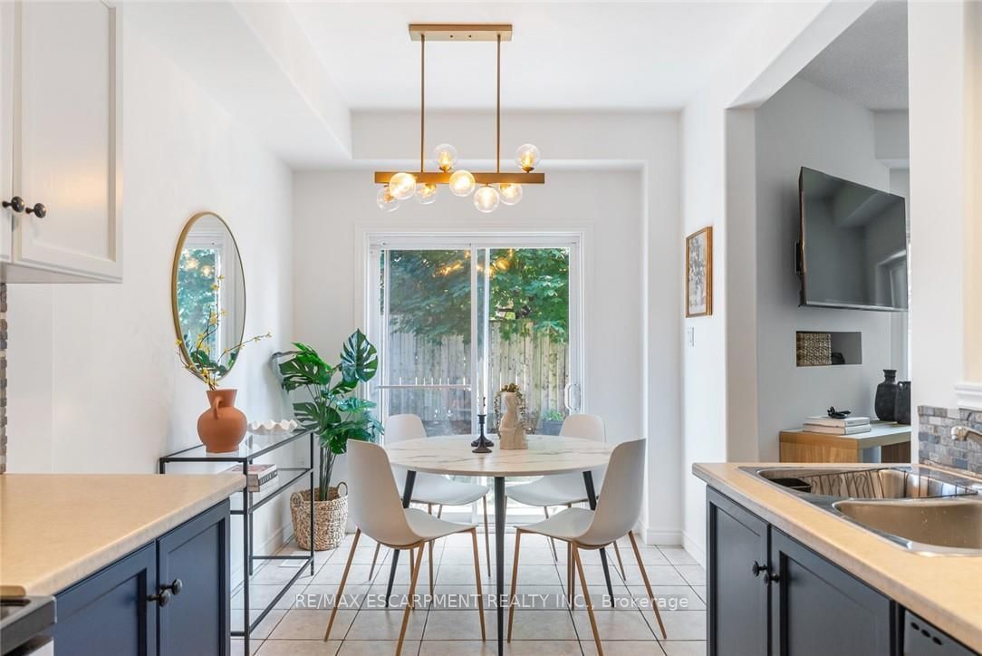 Townhouse for sale at 4-10 Liddycoat Lane, Hamilton, Ontario, L9G 0A7 - Ancaster - MLS: X12882648