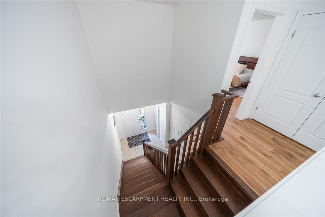 Townhouse for sale at 4-10 Liddycoat Lane, Hamilton, Ontario, L9G 0A7 - Ancaster - MLS: X12882648