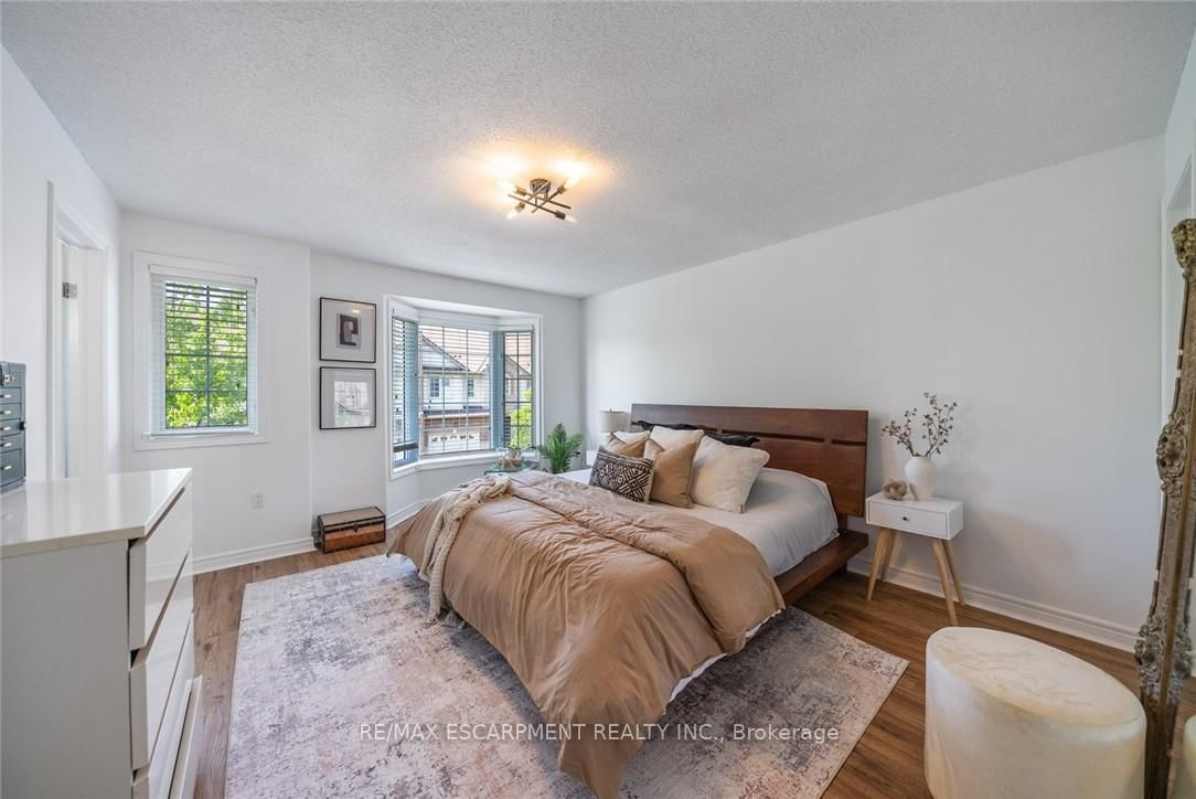 Townhouse for sale at 4-10 Liddycoat Lane, Hamilton, Ontario, L9G 0A7 - Ancaster - MLS: X12882648