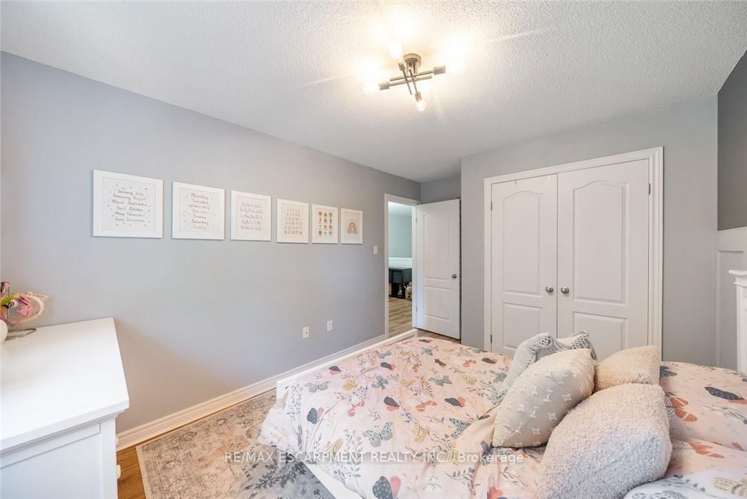 Townhouse for sale at 4-10 Liddycoat Lane, Hamilton, Ontario, L9G 0A7 - Ancaster - MLS: X12882648