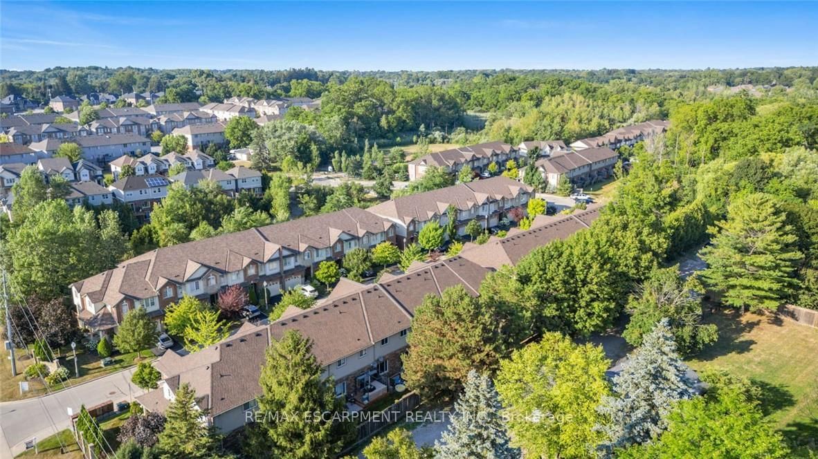 Townhouse for sale at 4-10 Liddycoat Lane, Hamilton, Ontario, L9G 0A7 - Ancaster - MLS: X12882648